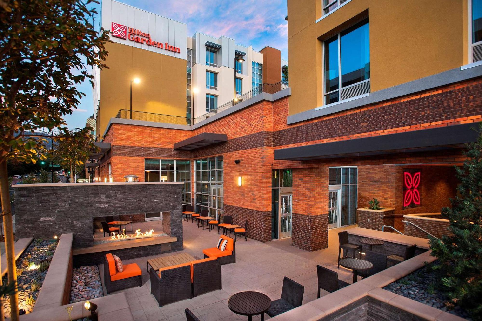 Hilton Garden Inn Burbank Los Angeles Buitenkant foto